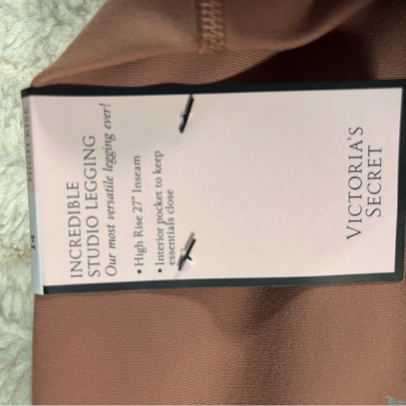 Victoria’s Secret Studio Legging and Sports Bra 2pc Outfit Set L NWT - Picture 6 of 7